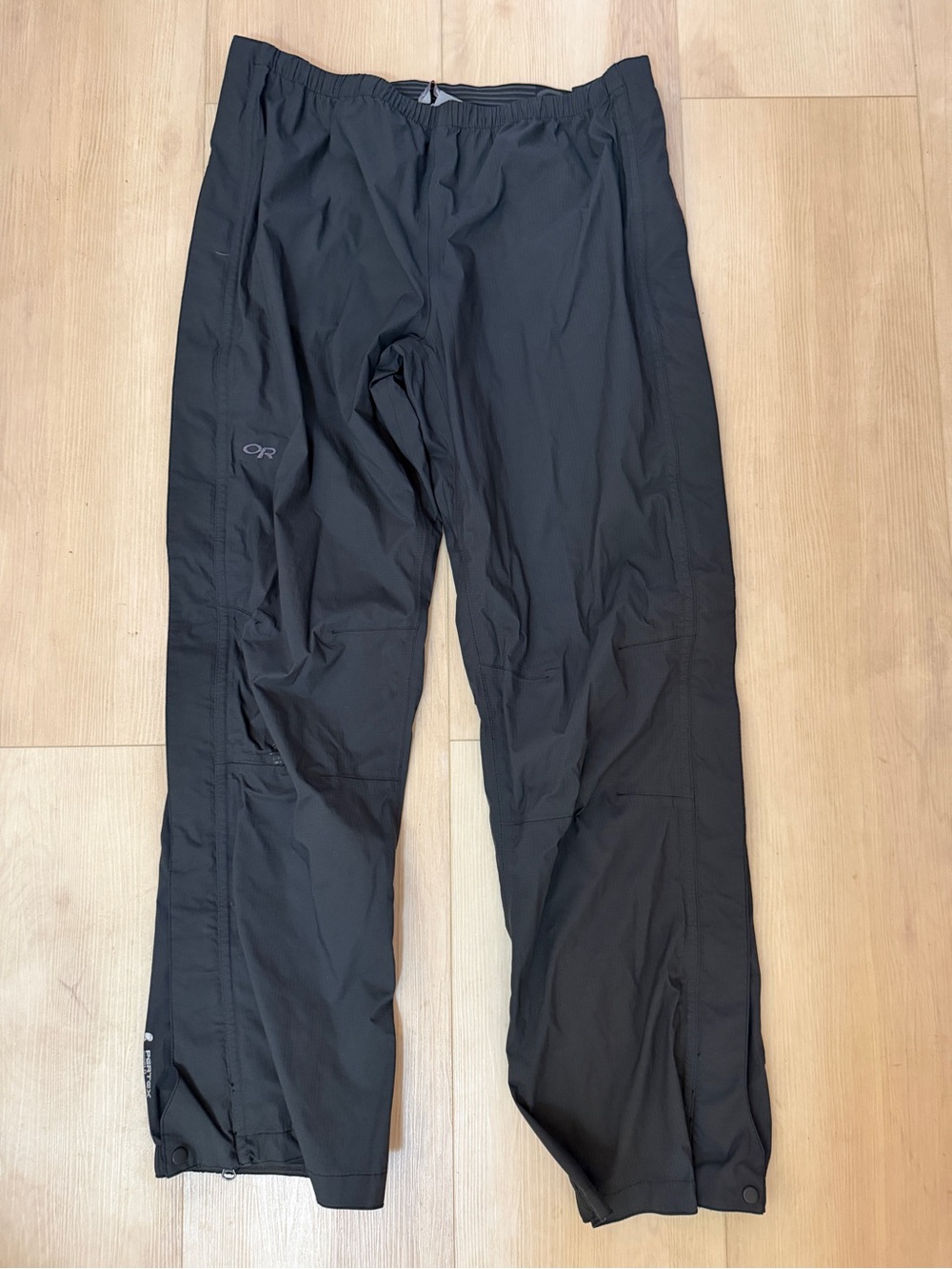 Outdoor Research Black Women’s Lightweight full-zip Rain Pants